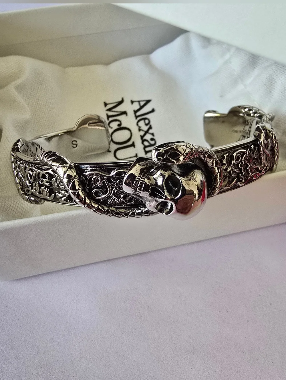 Alexander McQueen Skull and Snake Bracelet 'Antique Silver' - Picture 4 of 12